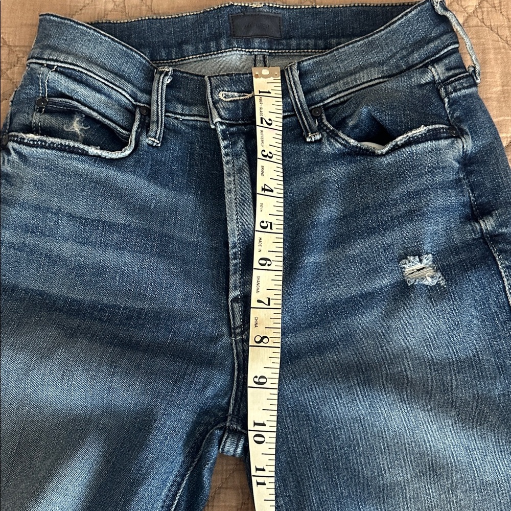 MOTHER mid rise dazzler in weekend warrior 
size 26 - Picture 8 of 8